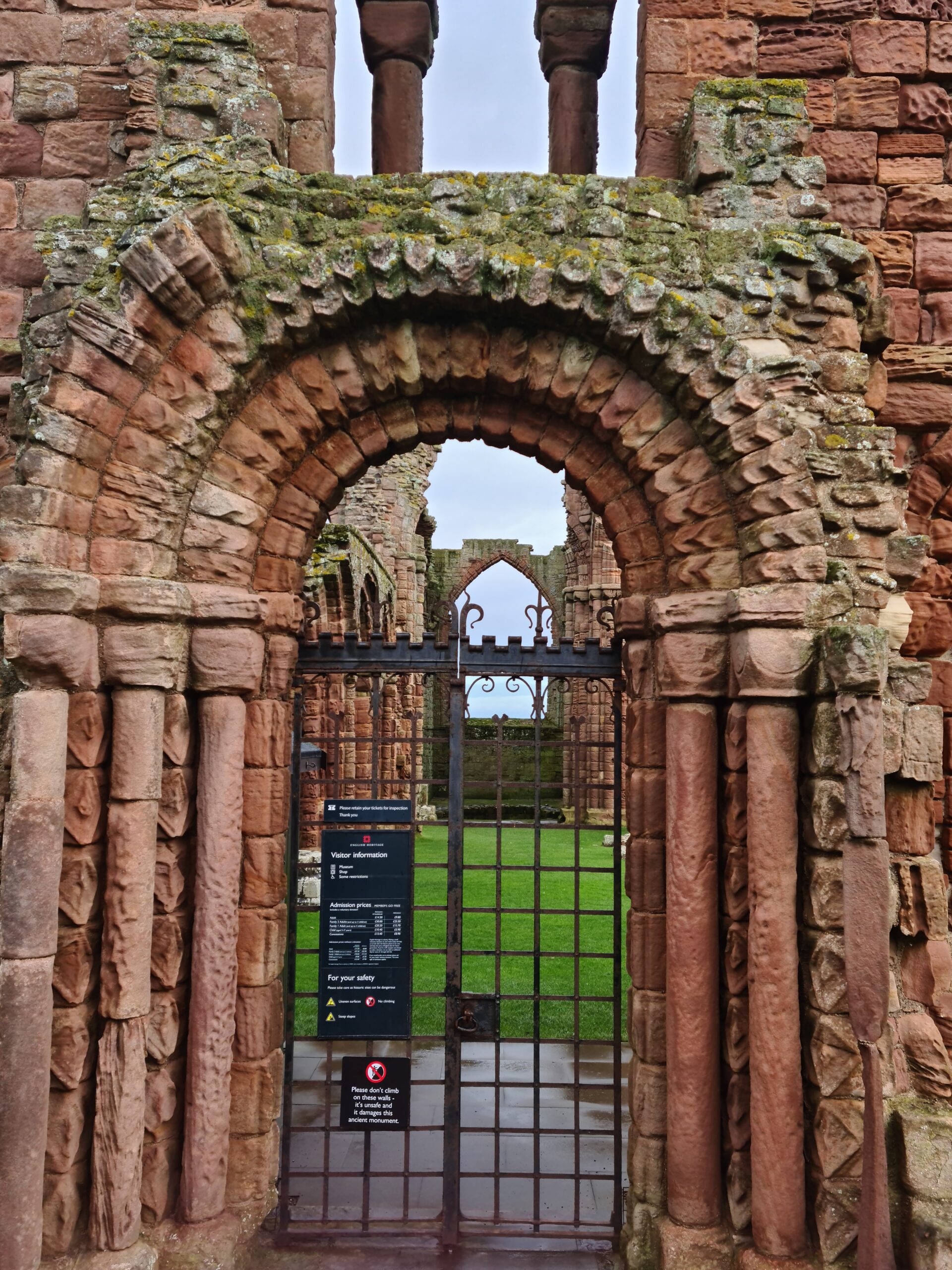 Ruins of Lindisfarne Priory. Image: 360onhistory.com