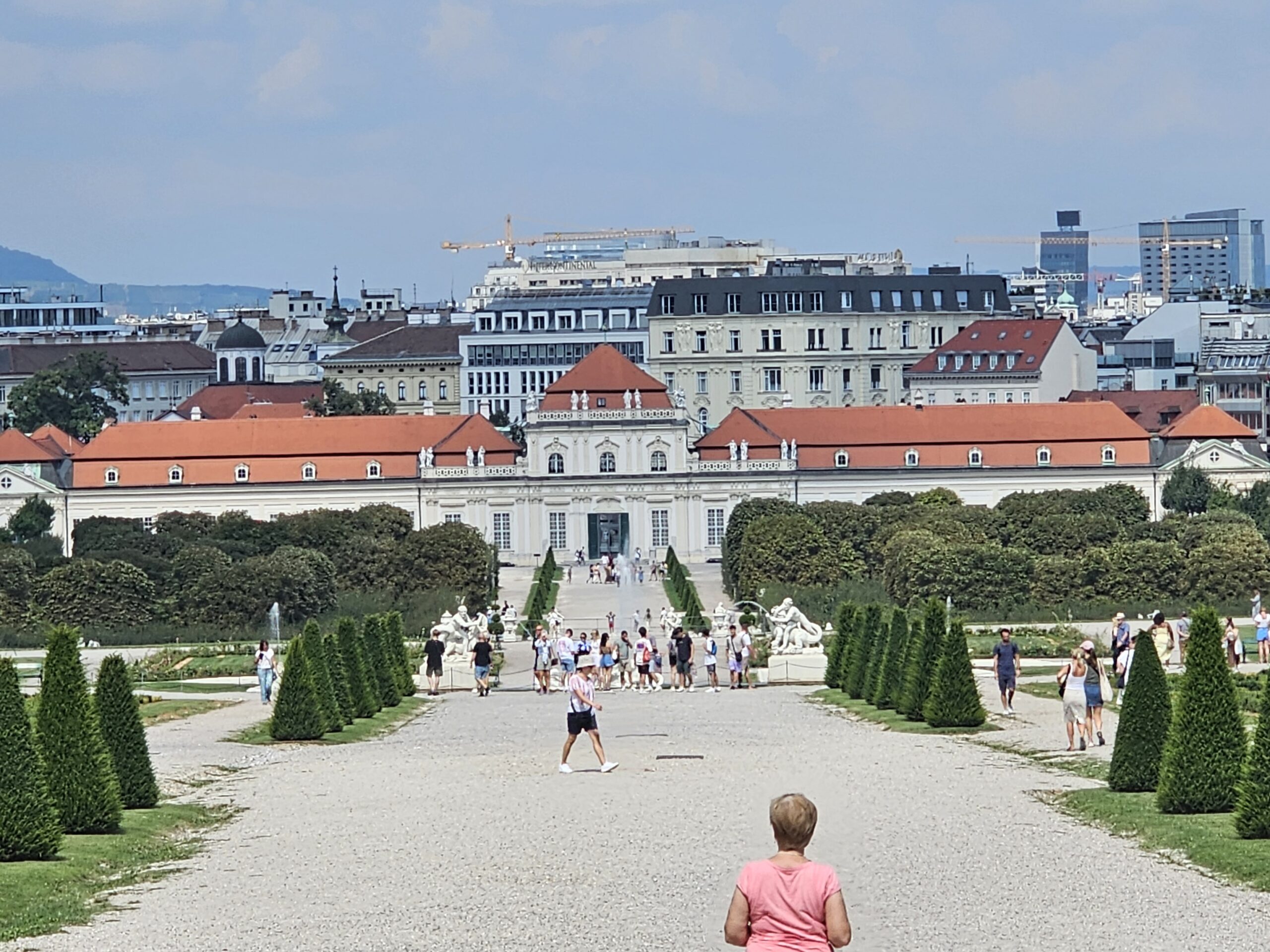 Patheway down to Lower Belevedere Palace from Upper Belvedere, Vienna. Image: 360onhistory.com